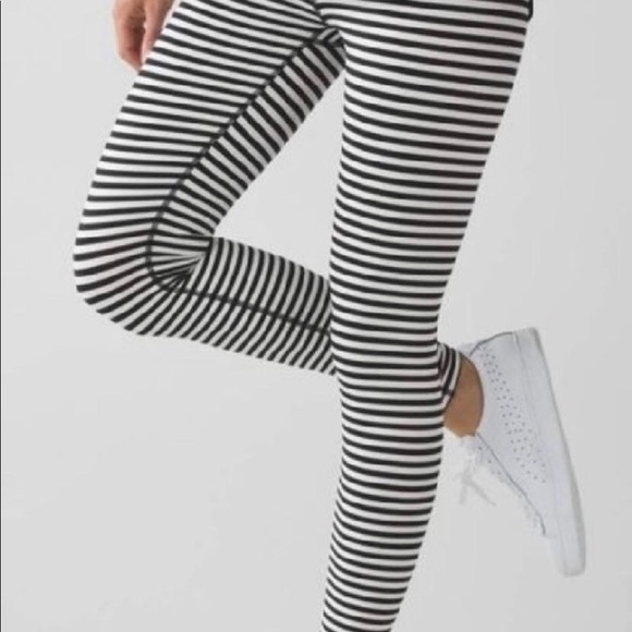 lululemon athletica Pants - GUC LULULEMON RARE BLACK & WHITE STRIPED LEGGINGS
